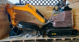 Novi Nekorišteni Mini bager 1800kg