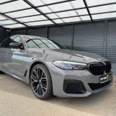 Ima sve-BMW 545 e M-4x4,Plug in Hybrid-Benz-394ks,g 2021 proč. opis