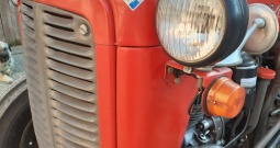 Traktor IMT 533