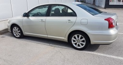 Toyota avensis 2.0 d4d 93kw, 2007g