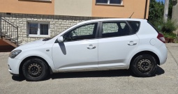 Kia Cee'd 1. 4 prodajem