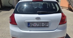 Kia Cee'd 1. 4 prodajem