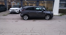 Opel Crossland X diesel, 45.000 km, 100 KS, 4,5 l/100 km, metalik, garažiran