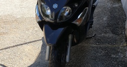 Prodajem Piaggio skuter Xevo 250ie