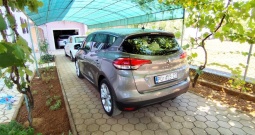 Renault Scenic TCe 115 - 2017. - 136.000 km