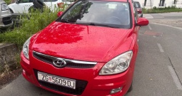 Hyundai i30 u izvrsnom stanju, redovno servisiran, s 4 gotovo nove zimske gume!
