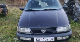 VW Passat 1.9 TDI, 66 kW, 1996. - crna boja, odjavljen, u voznom stanju