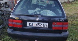 VW Passat 1.9 TDI, 66 kW, 1996. - crna boja, odjavljen, u voznom stanju