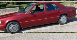 Mercedes W124 250D