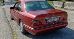 Mercedes W124 250D