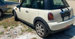 Mini one 1. 4. Benzin 2008 godina - čitaj oglas