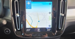 VOLVO XC40 1.5 T3-A MOMENTUM