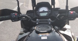 Kavasaki versus 650 2019g crni metalik ful givi oprema jos kao nov