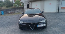 Alfa Romeo Giulia 2,2 JTD leasing-kartice-100000 km