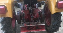 Traktor Tomo Vinković 521 sa frezom