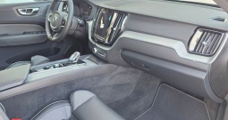 VOLVO XC60 2.0 B4 ADVANCED