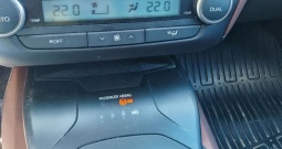 Toyota avensis 2.0 d,105 kw,reg 6/27,puno opreme,neispravna,zamjena ili otplata