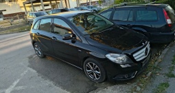 Mercedes Benz B180