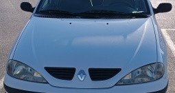 Renault Megane I (Phase 2) Berlina 1.4 16V Authentique 2001.g