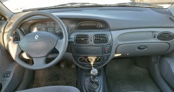Renault Megane I (Phase 2) Berlina 1.4 16V Authentique 2001.g