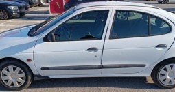 Renault Megane I (Phase 2) Berlina 1.4 16V Authentique 2001.g