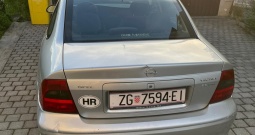 Opel Vectra 2.2 DTI 16V 125 KS | VP44 | Automatska klima | Nove Conti
