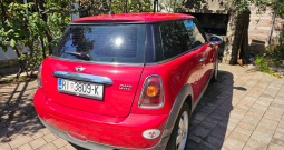 Prodajem MINI One 1.4. Benzin