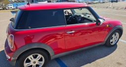 Prodajem MINI One 1.4. Benzin