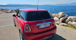 Prodajem MINI One 1.4. Benzin