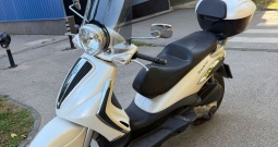 Beverly 300ie Tourer
