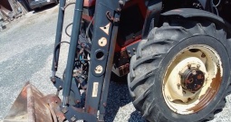Zetor 43-40 sa utovarivačem