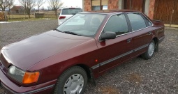 Oldtimer automobili Ford scorpio