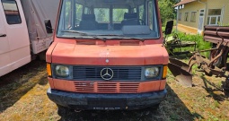 Mercedes 208