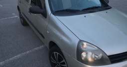 Prodajem Clio 2 1.2