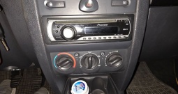 Prodajem Clio 2 1.2