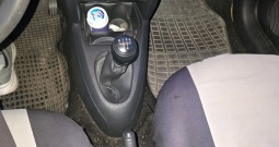 Prodajem Clio 2 1.2