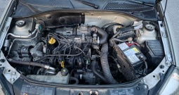 Prodajem Clio 2 1.2
