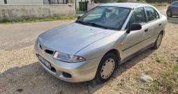 Prodajem Mitsubishi carismu 1998. god