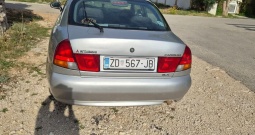 Prodajem Mitsubishi carismu 1998. god