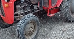 IMT 539 s kabinom