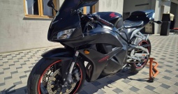 Prodajem Hondu CBR 600RR