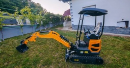 Novi Nekorišteni Mini bager 1800kg
