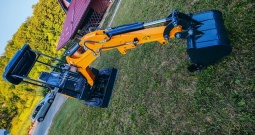 Novi Nekorišteni Mini bager 1800kg