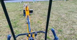 Novi Nekorišteni Mini bager 1800kg
