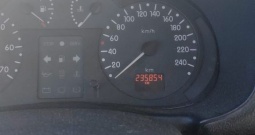 Povoljno ! Renault Clio 1.4 16 V, 2001. g. !