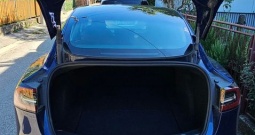 Tesla Model 3 Rear-Wheel Drive u boji - Deep Blue Metallic