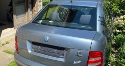 Prodajem auto Škodu Fabiu sedan classic 1 u voznom stanju. Auto nije registriran