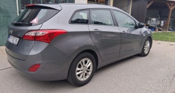 Hyudai i30 karavan 1.6 crdi 110 ks, 2014. - 142000 km - odlična oprema
