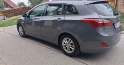 Hyudai i30 karavan 1.6 crdi 110 ks, 2014. - 142000 km - odlična oprema
