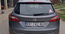 Hyudai i30 karavan 1.6 crdi 110 ks, 2014. - 142000 km - odlična oprema